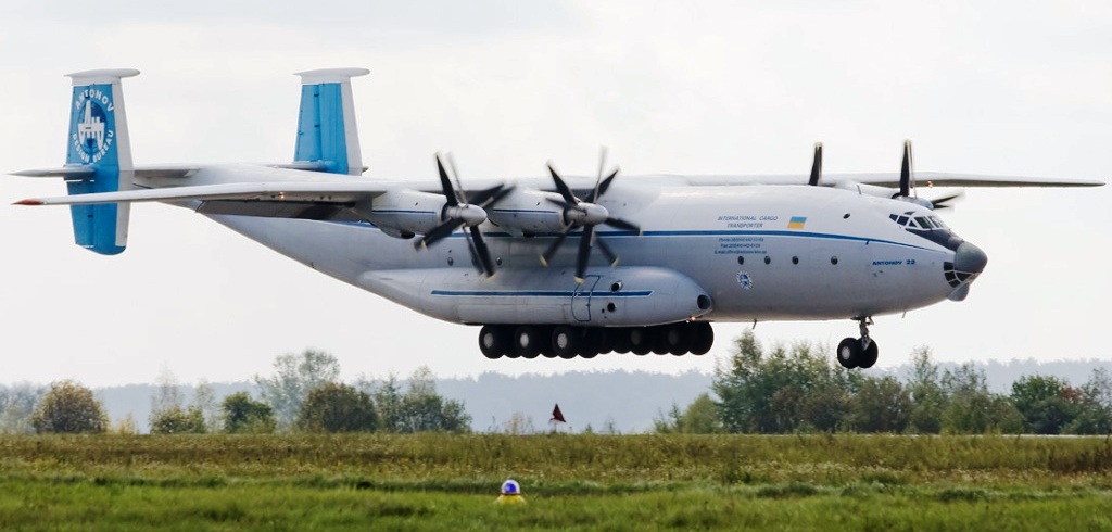 Antonov_An-22_2.jpg